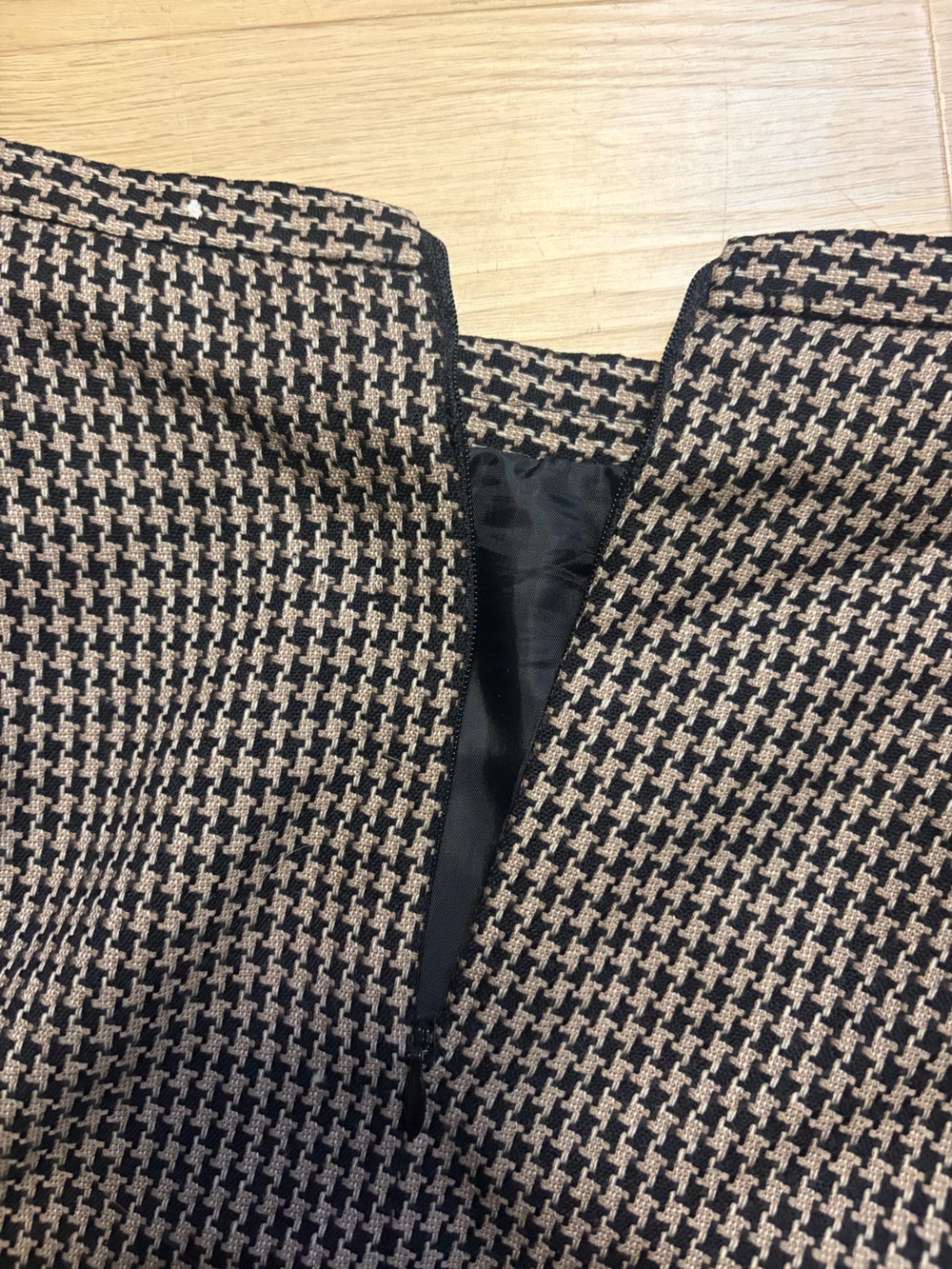 Miss Pendleton Houndstooth 100% Pure Wool Skirt Size 14, Vintage, Ready for Fall - Picture 7 of 8